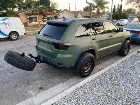 Jeep Grand Cherokee (2005-2022) Drop Down Spare Tire Hitch Carrier