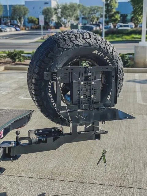 Toyota Land Cruiser (1998 - 2008) Armory Swing-Out Tire Carrier